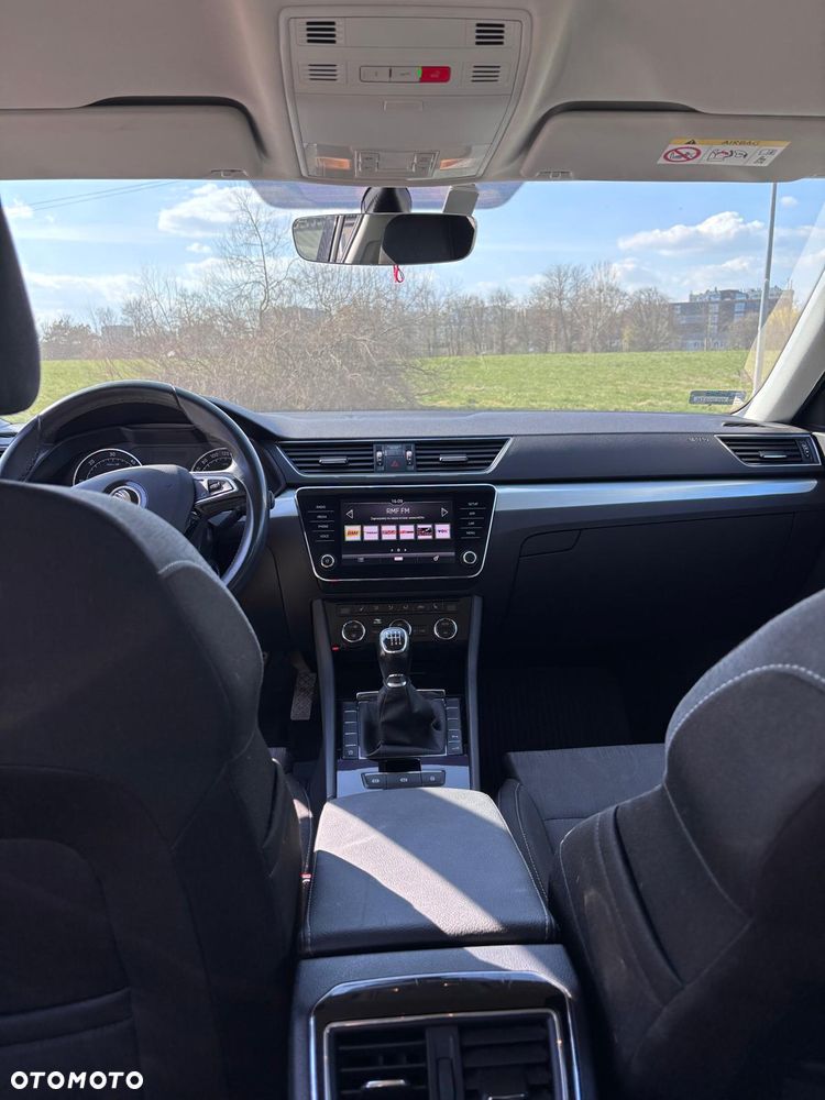 Skoda Superb 2.0 TDI Ambition - 4