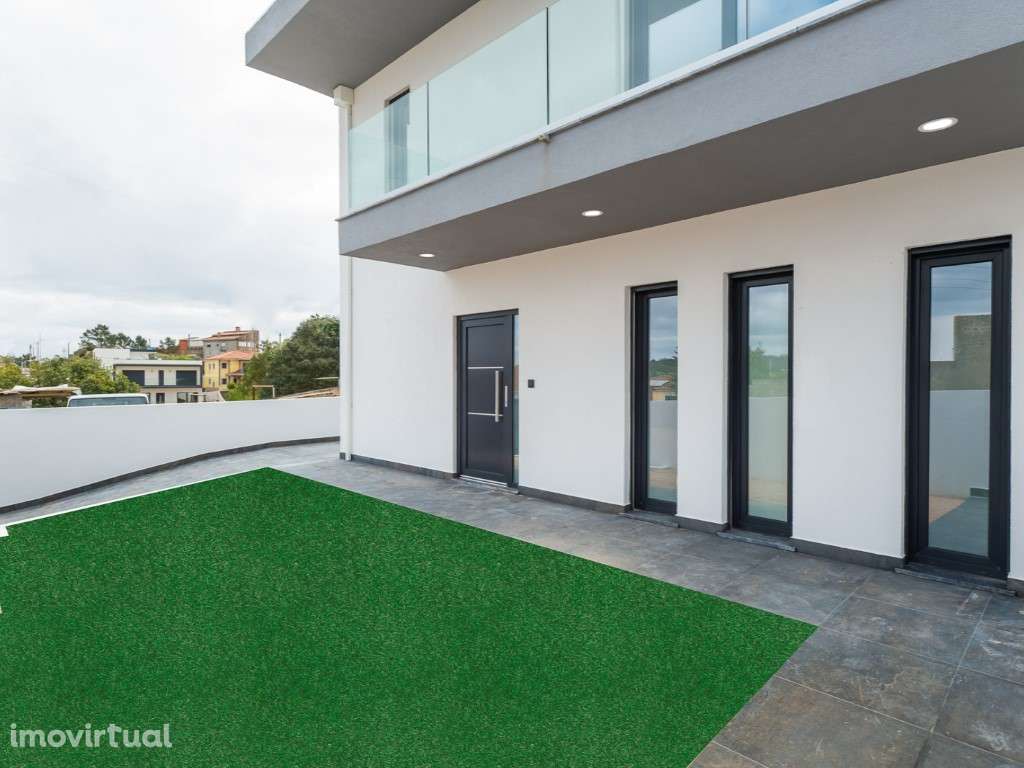 MORADIA NOVA T4 COM PISCINA - SERRA DE CASAL DE CAMBRA - Grande imagem: 2/54