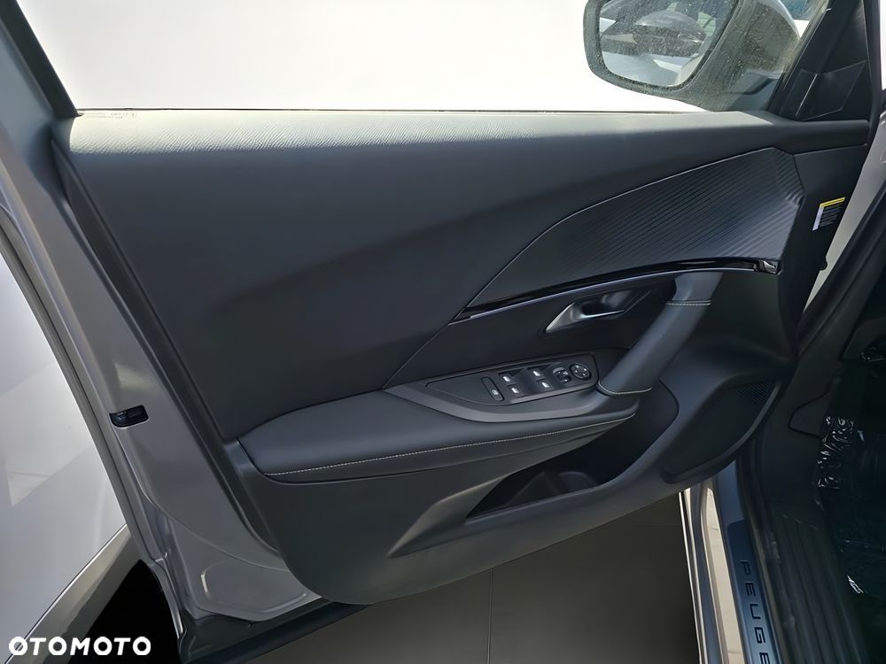 Peugeot 2008 PureTech mHEV GT E-DCS6 - 11