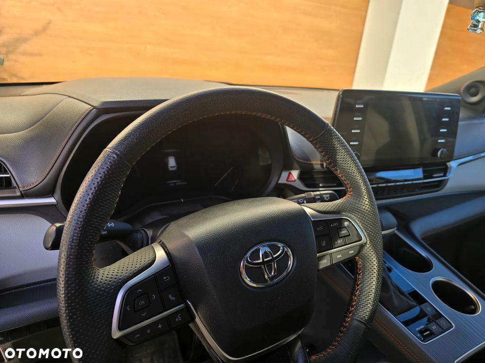 Toyota Sienna - 34