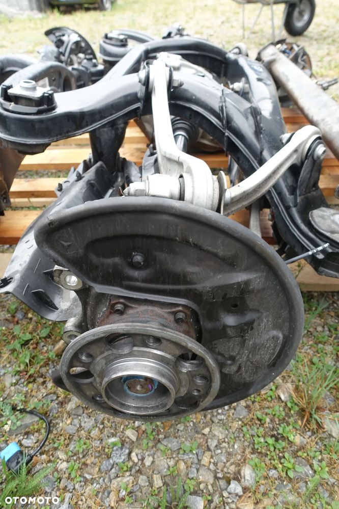 DYFER MOST TYLNY ZAWIESZENIE WAHACZE PÓŁOŚ MERCEDES W205 17r. - 3