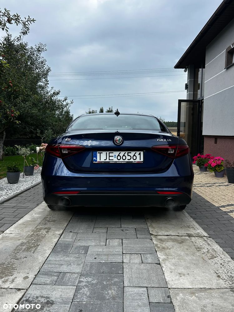 Alfa Romeo Giulia 2.0 Turbo 16V AT8-Q4 Ti - 3