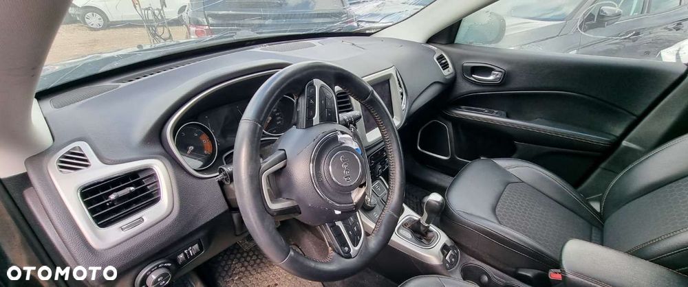 Jeep Compass - 11