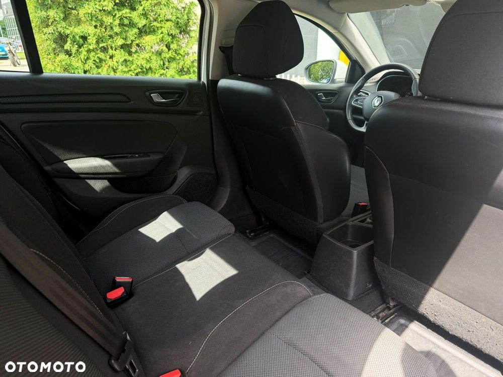 Renault Megane 1.3 TCe FAP Life - 24