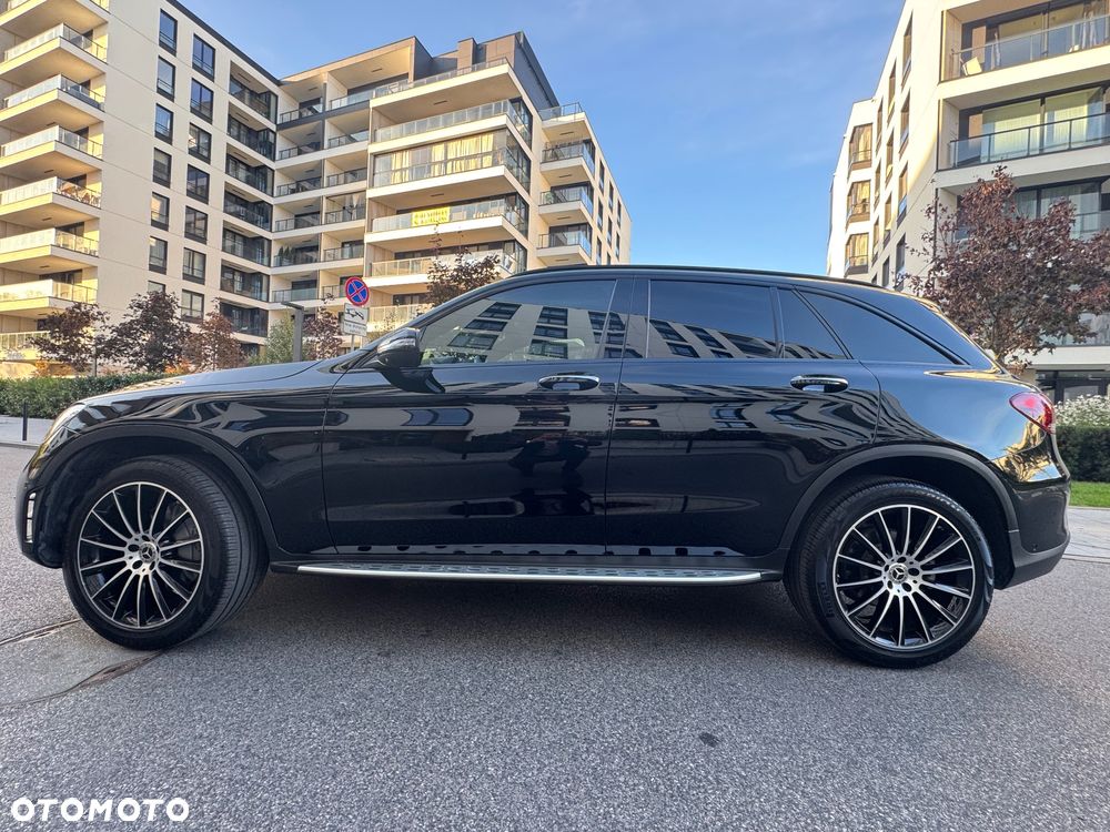 Mercedes-Benz GLC 300 4Matic 9G-TRONIC AMG Line Advanced - 26