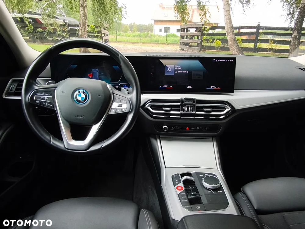 BMW Seria 3 330e PHEV xDrive - 13