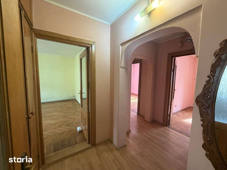 Apartament 3 camere , 2 bai , etaj intermediar , Radauti — fotografia 3
