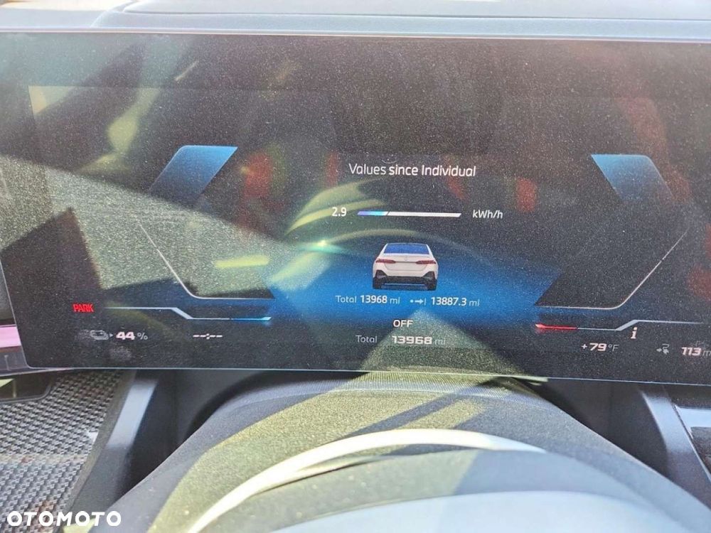 BMW i5 - 11