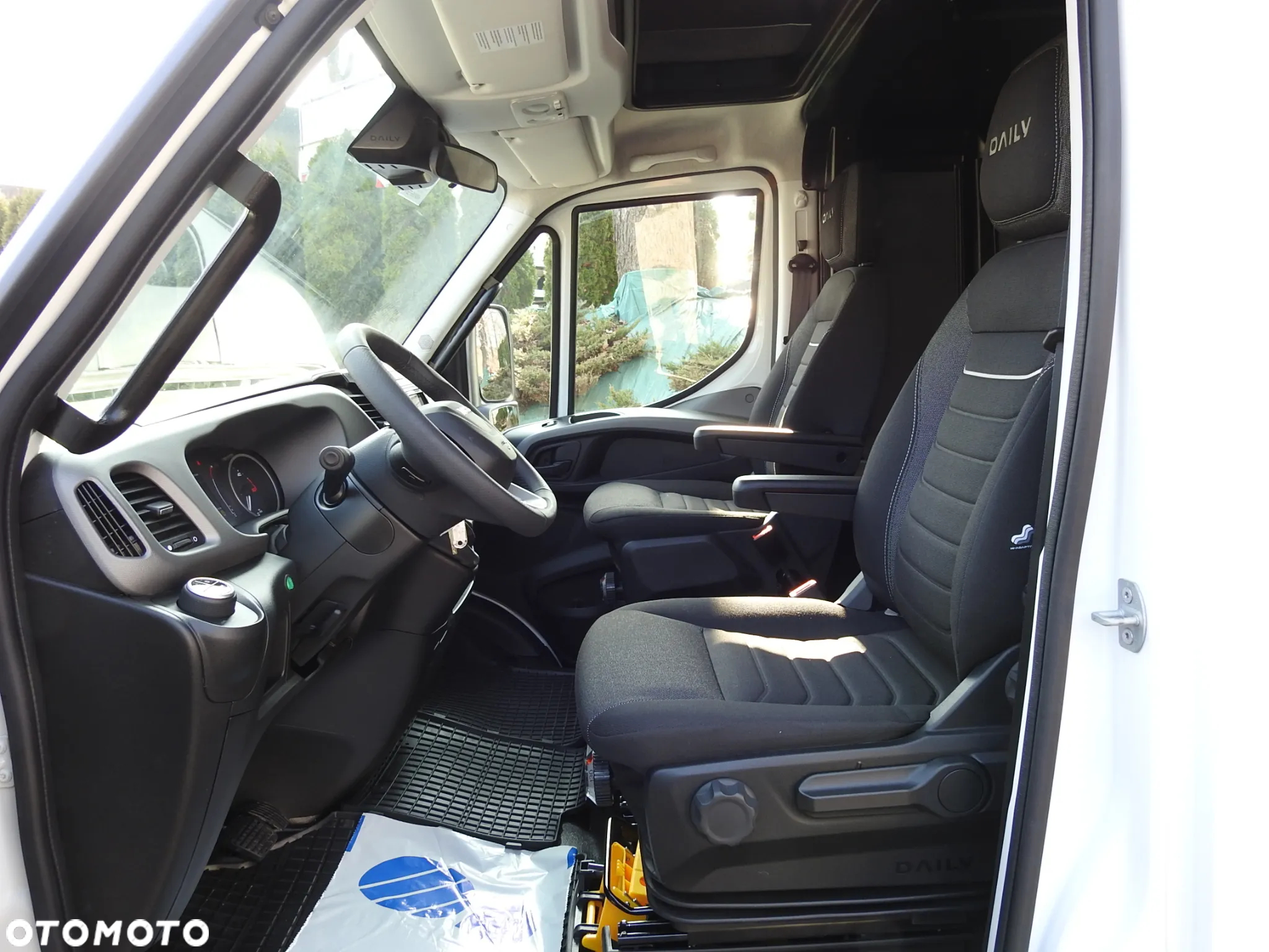 Iveco DAILY  72C180 NOWY PLANDEKA WINDA 14 PALET WEBASTO TEMPOMAT NAWIGACJA KLIMATYZACJA LEDY PNEUMATYKA AUTOMAT HI-MATIC BLIŹNIACZE KOŁA GWARANCJA 180KM [ 573597 ] - 30