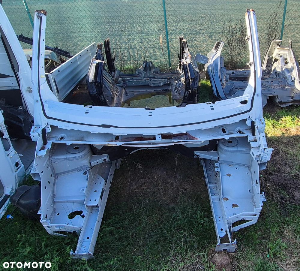Renault Master III LIFT IV 2019- Całe Ćwiartki Przod Przednie Nie Przecięte Podszybie - 1