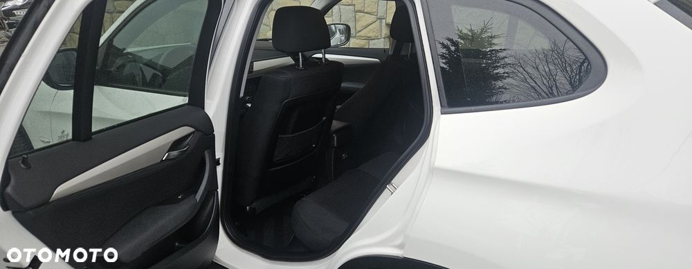 BMW X1 sDrive18d Sport Line - 25