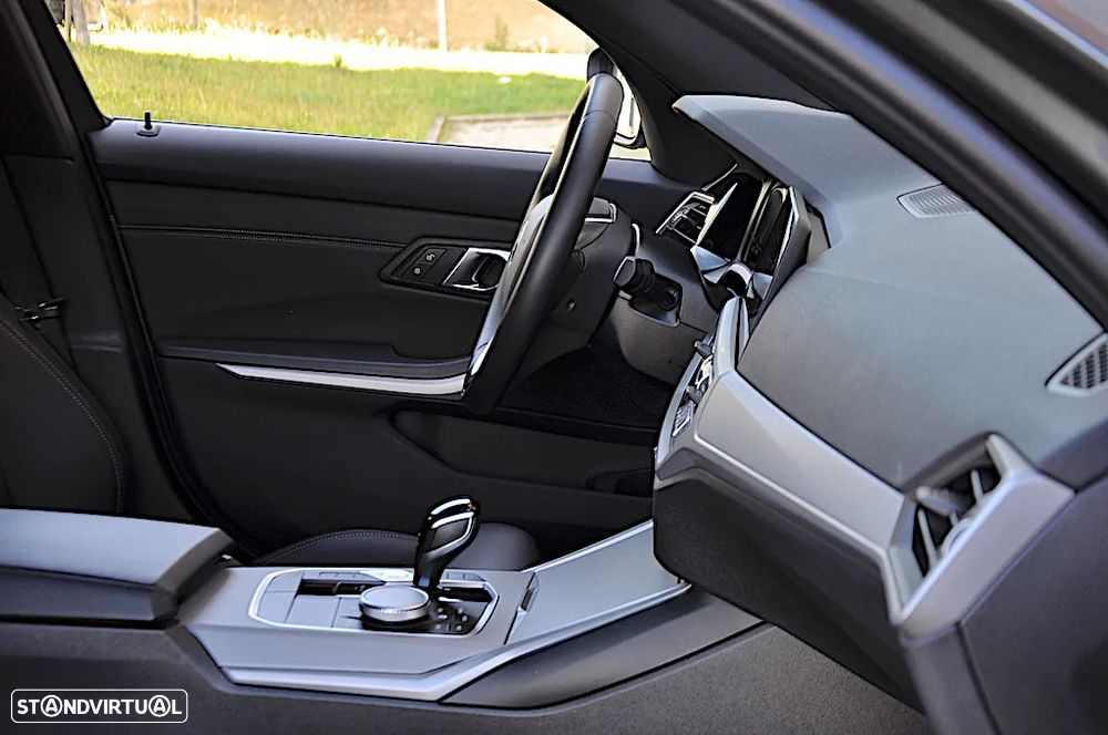 BMW 320 e Touring Corporate Edition Auto - 26