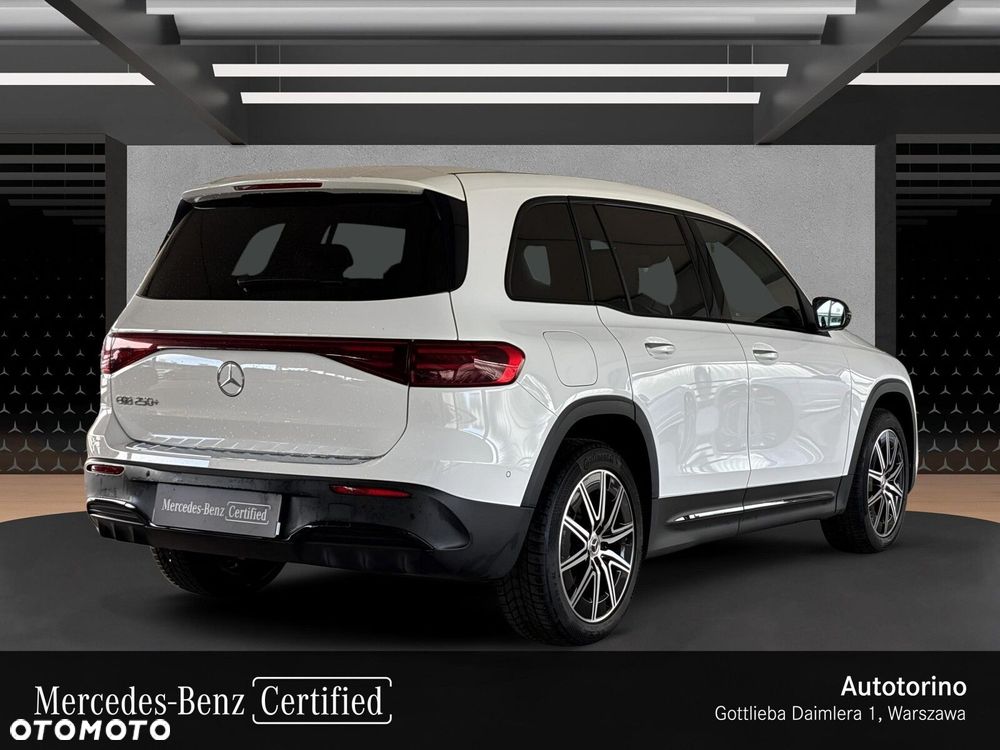 Mercedes-Benz EQB - 6