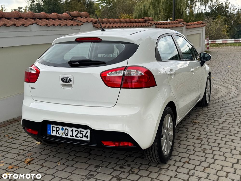 Kia Rio - 34