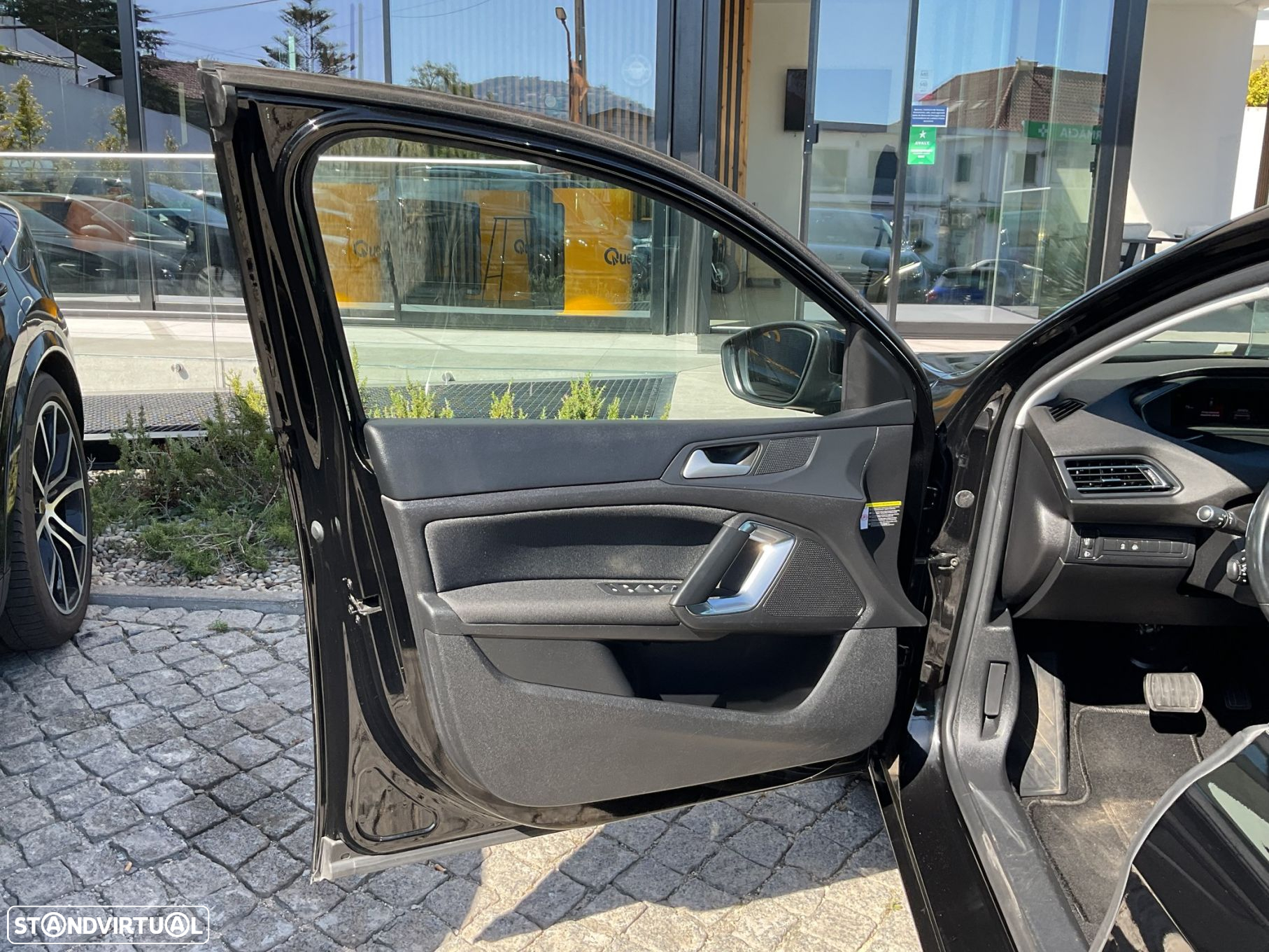 Peugeot 308 1.2 PureTech Allure EAT8 - 19