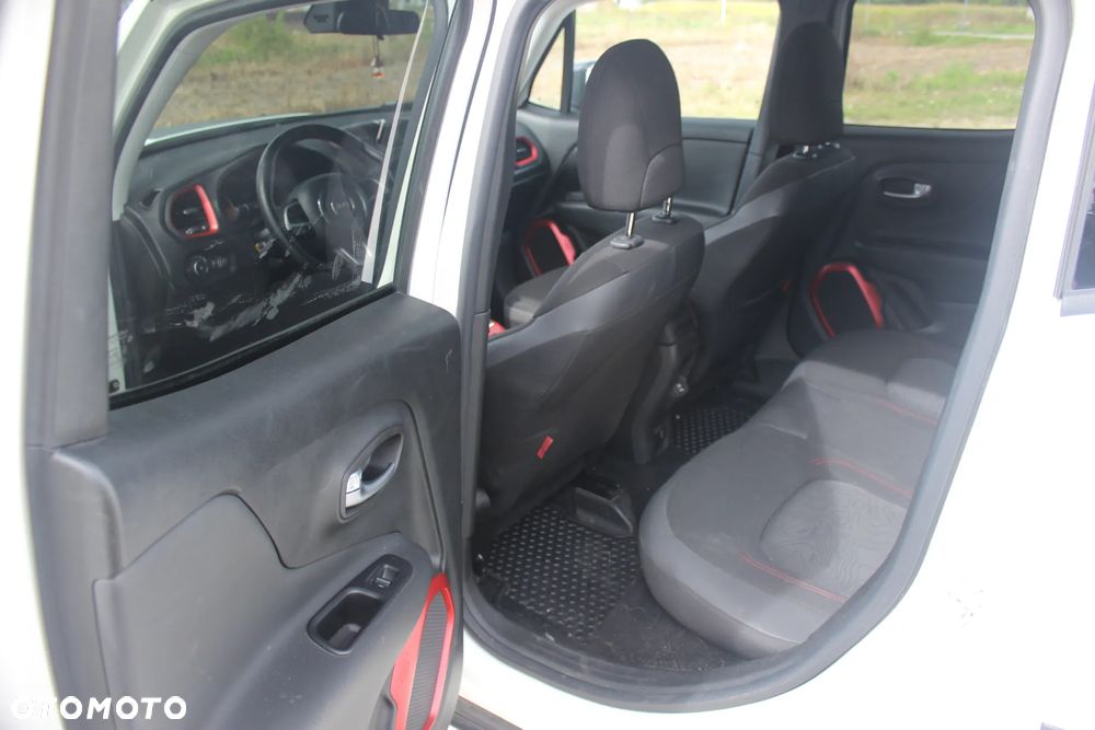 Jeep Renegade - 24