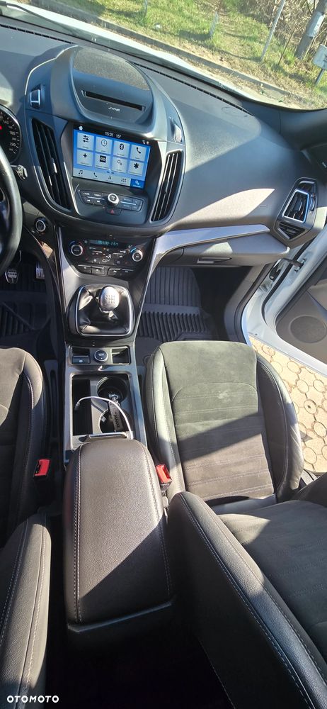 Ford Kuga 2.0 TDCi 2x4 ST-Line - 21