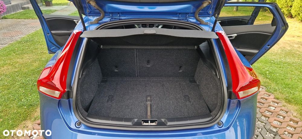 Volvo V40 D4 Geartronic RDesign - 15