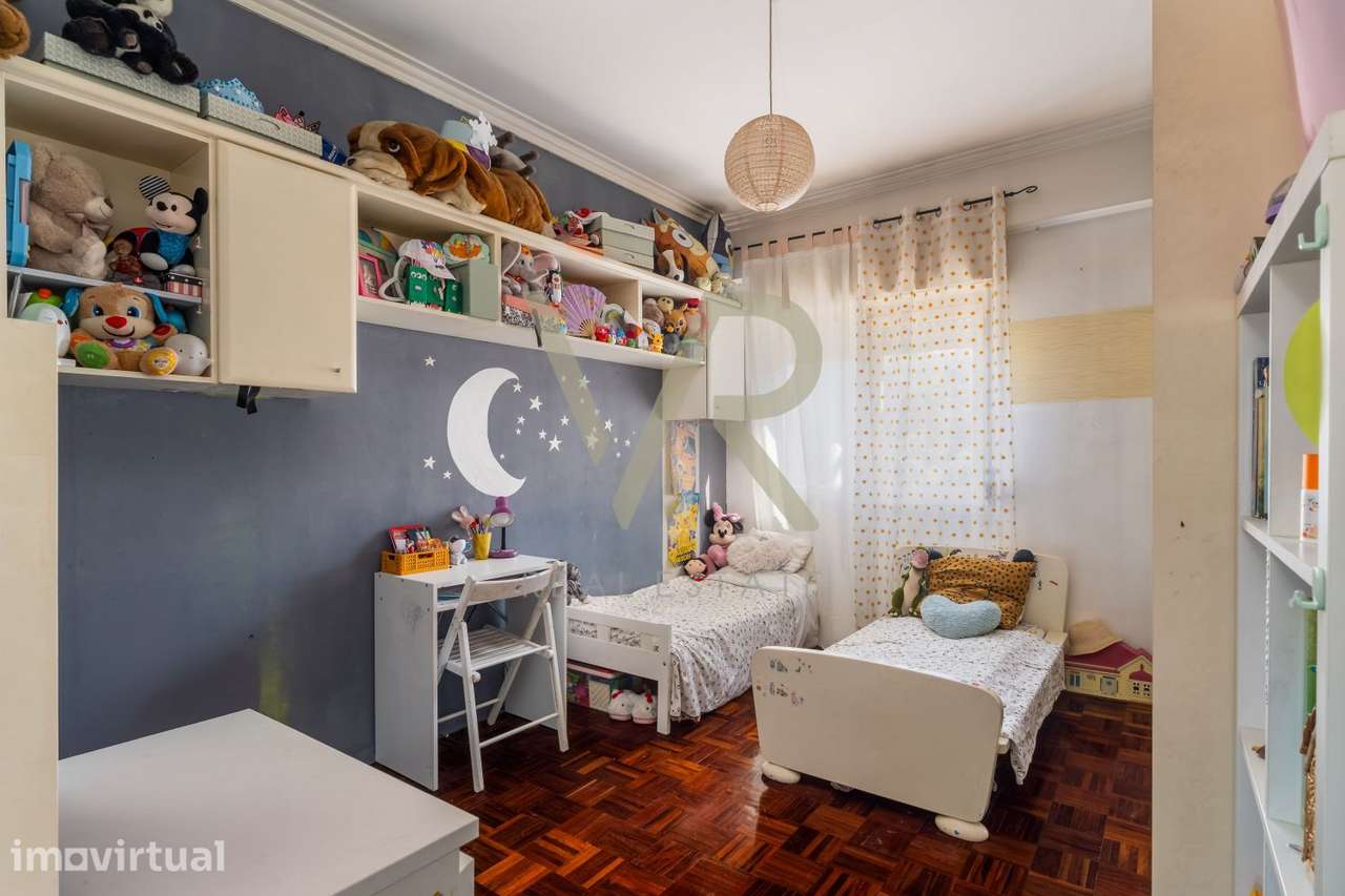 T2 em Odivelas — tranquilidade, localização e potencial a poucos m - Grande imagem: 2/20