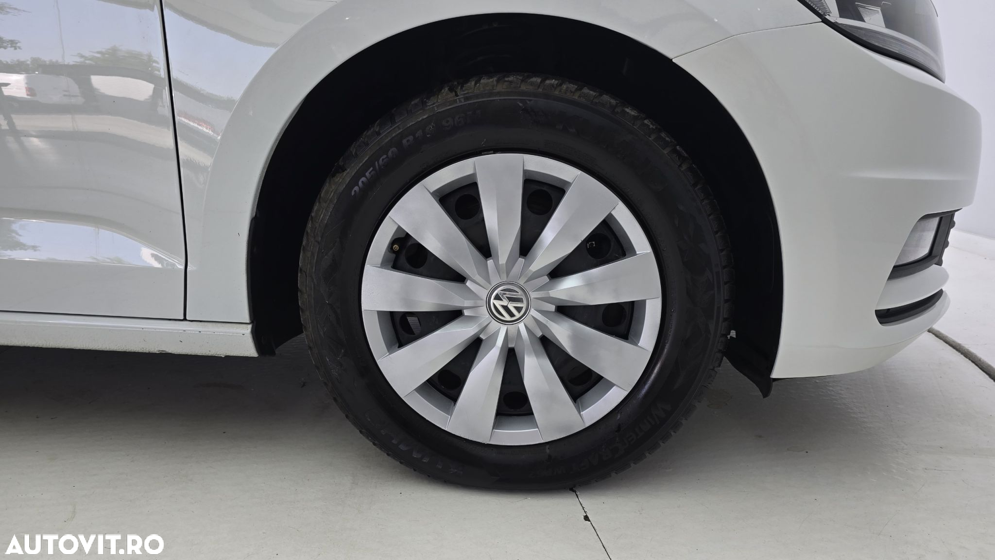 Volkswagen Touran 2.0 TDI Comfortline - 23