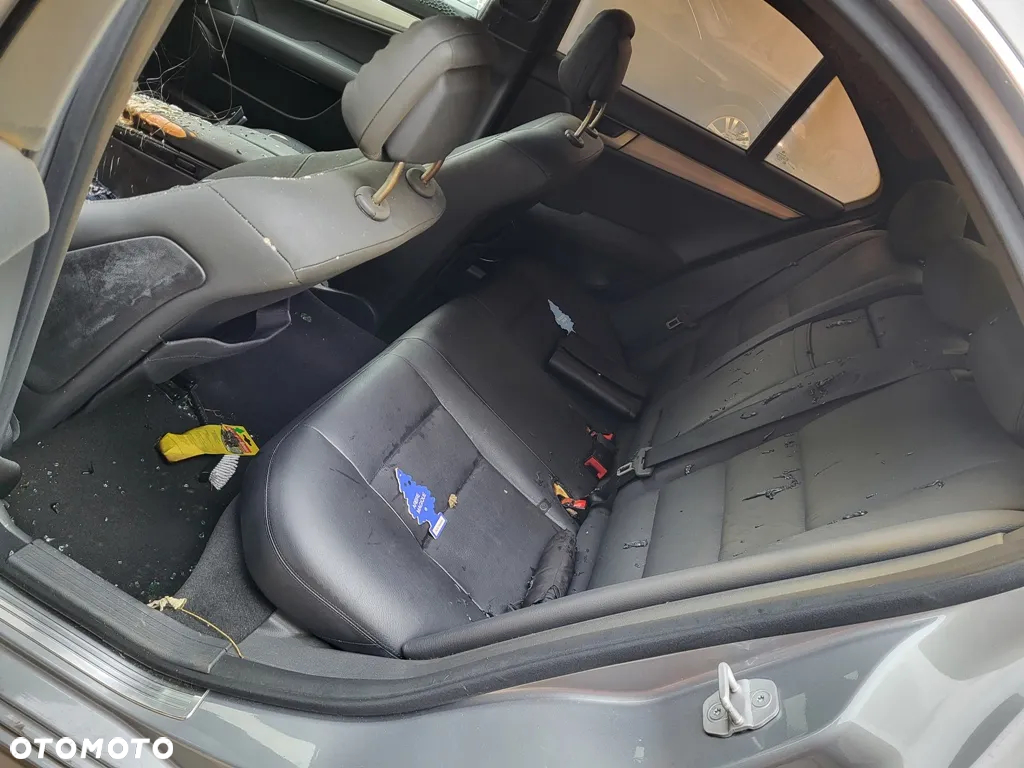 Mercedes-Benz Klasa C 300 7G-TRONIC - 12
