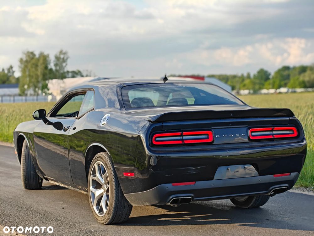 Dodge Challenger 3.6 SXT Plus - 10