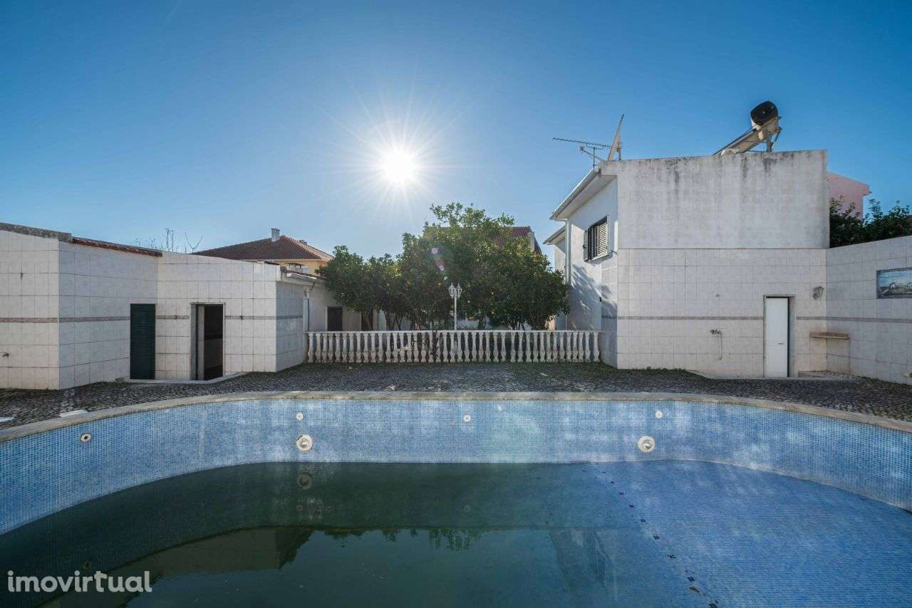 vende-se Moradia 8 quartos em Algueirão - Grande imagem: 3/38