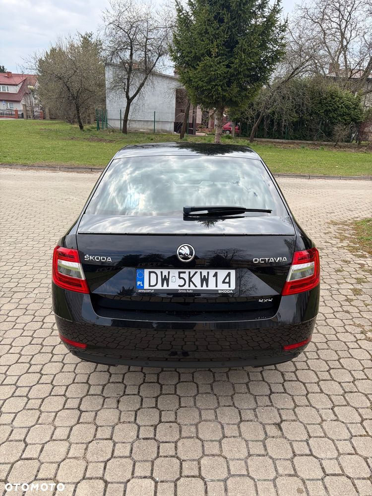 Skoda Octavia 2.0 TDI SCR 4x4 Style DSG - 9