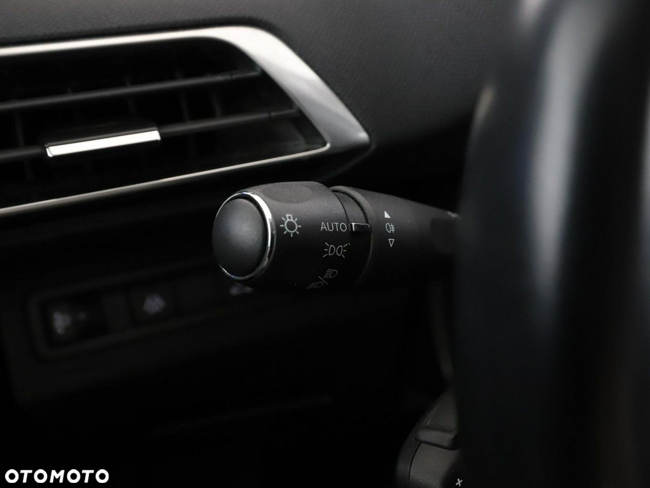Peugeot 3008 PureTech 130 Stop & Start GPF EAT8 Allure Pack - 36