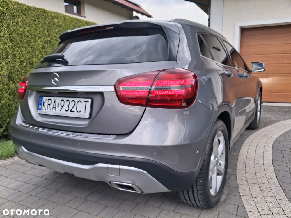 Mercedes-Benz GLA 180 AMG Line - 21