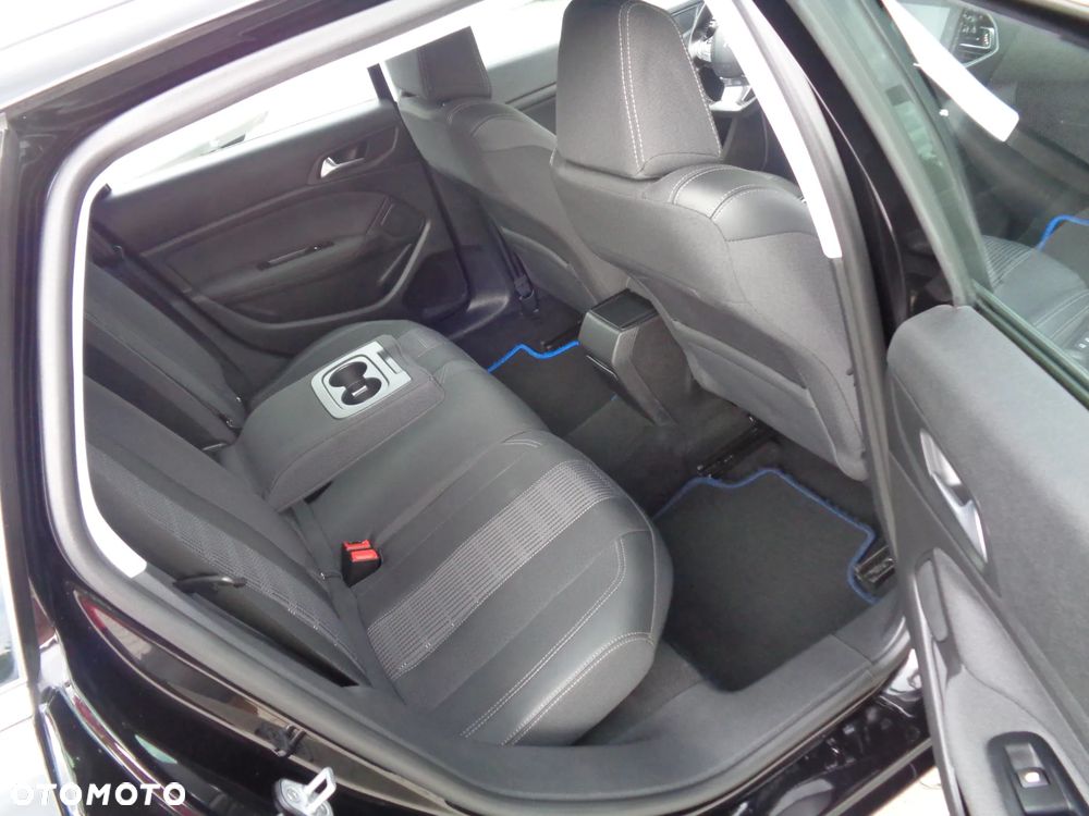 Peugeot 308 BlueHDi 130 EAT8 Stop & Start Active Business-Paket - 24