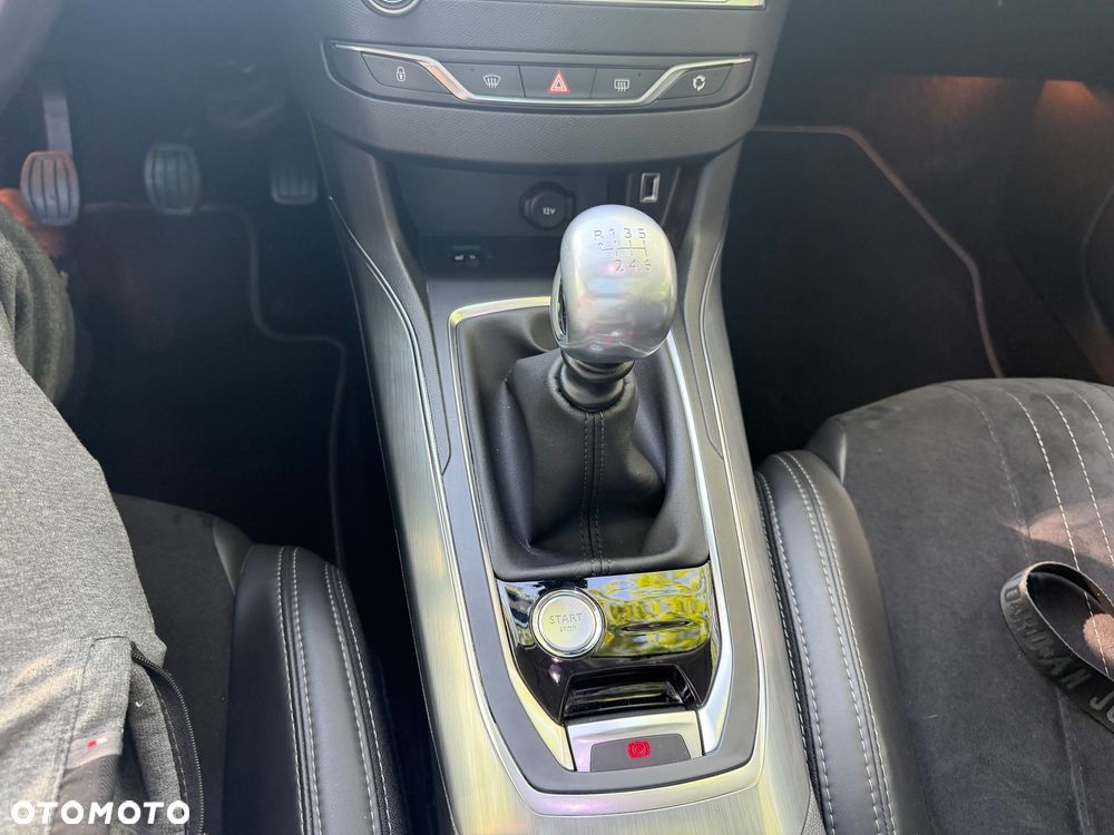 Peugeot 308 BlueHDi FAP 150 Stop & Start Allure - 17