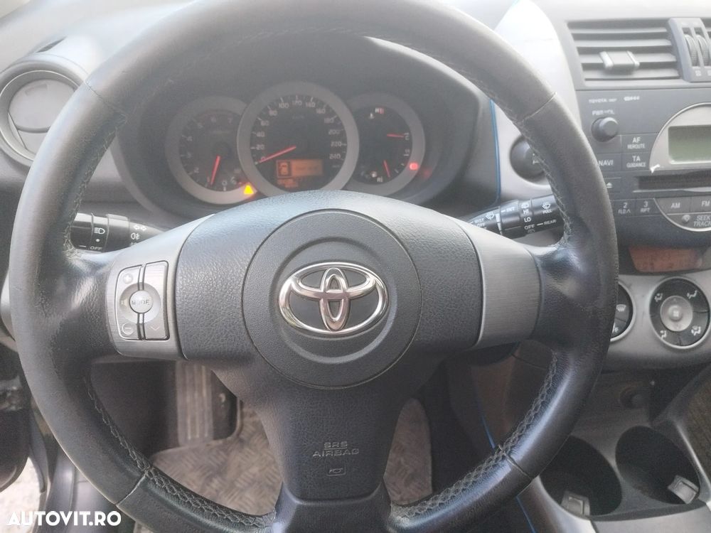 Toyota RAV4 2.2 D-4D Confort - 8
