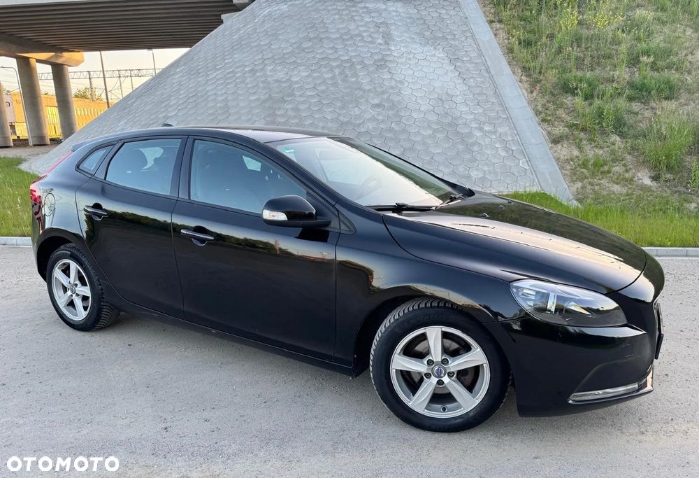 Volvo V40 D2 Momentum - 33