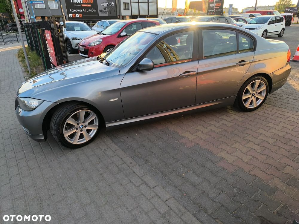 BMW Seria 3 - 25