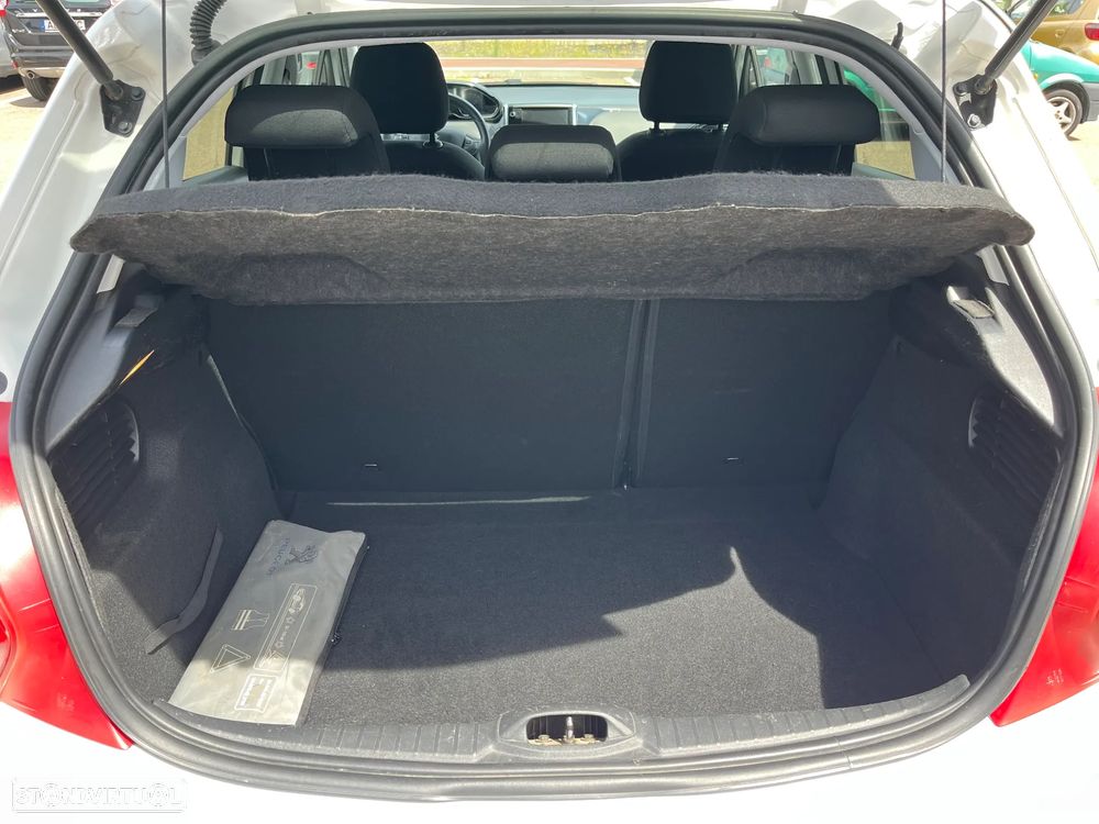 Peugeot 208 1.4 HDi Allure - 13