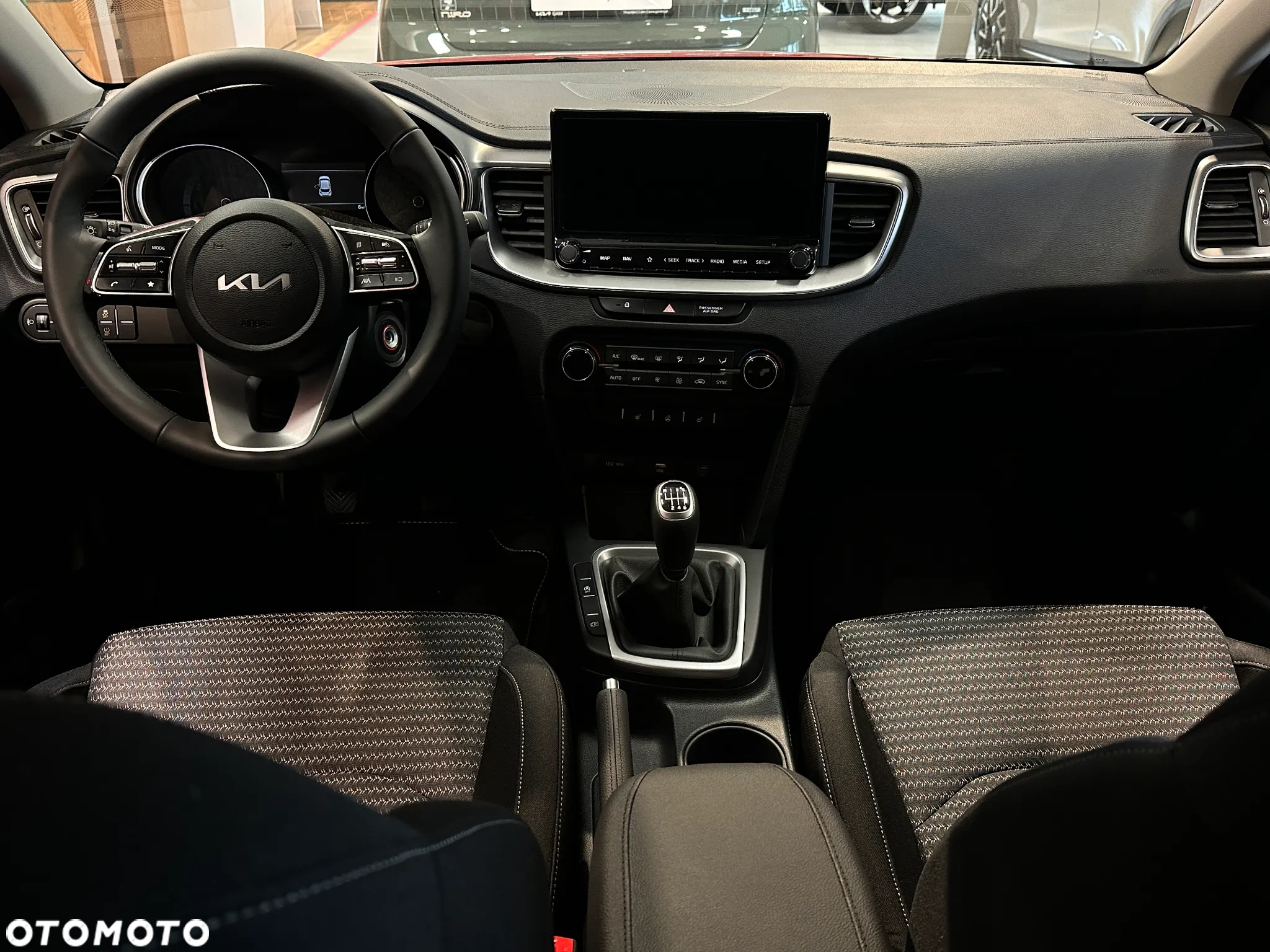 Kia XCeed 1.5 T-GDI M - 14
