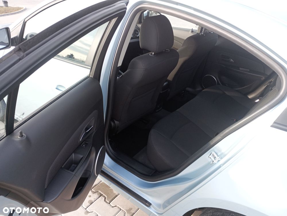 Chevrolet Cruze - 13
