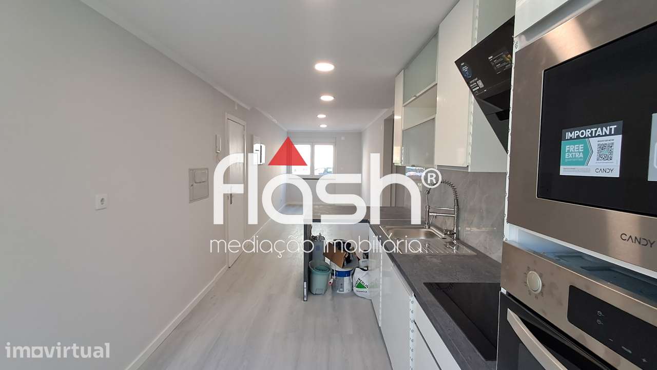 Apartamento T2 Remodelado em Benfica - Grande imagem: 2/25