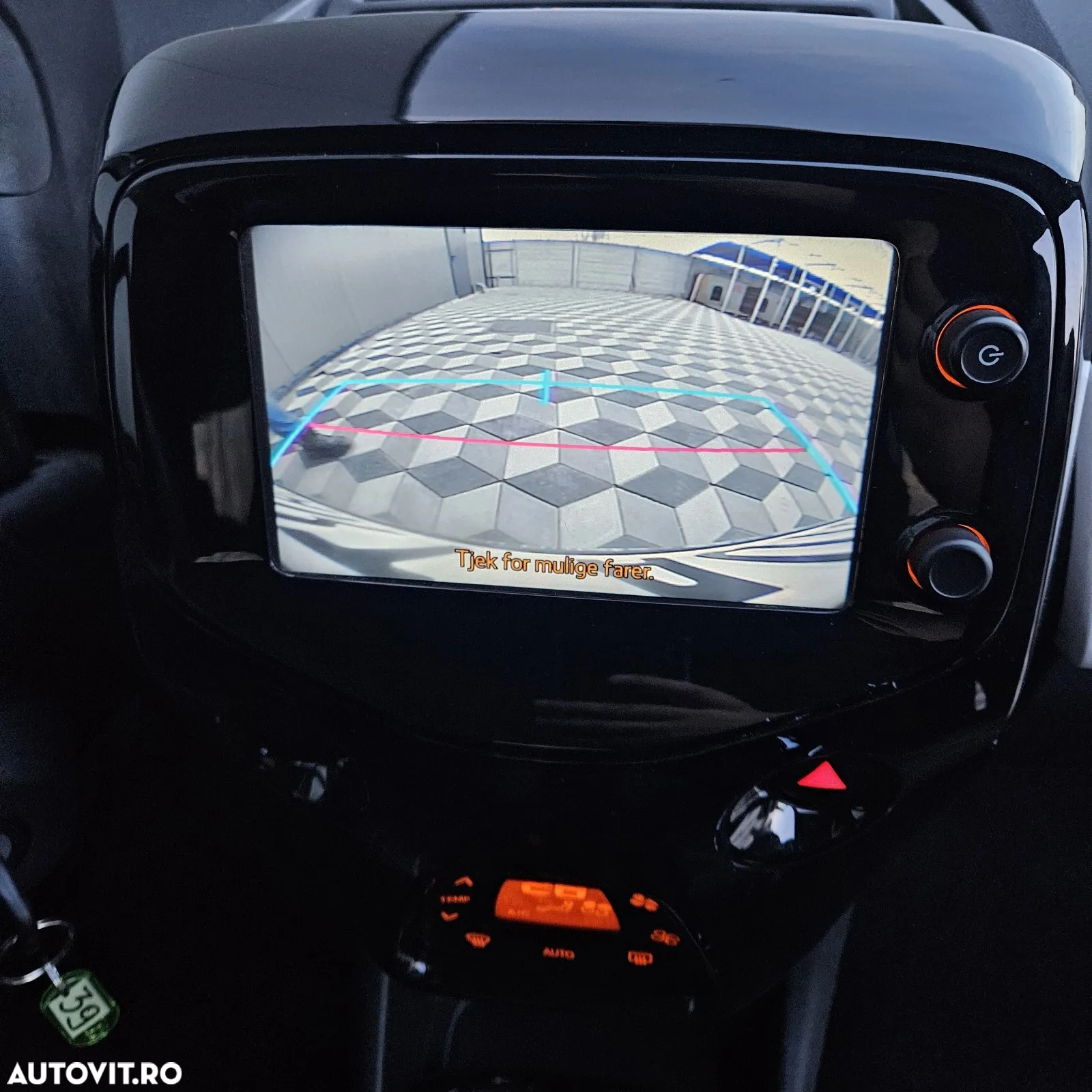 Peugeot 108 VTI 68 Top! Style - 23