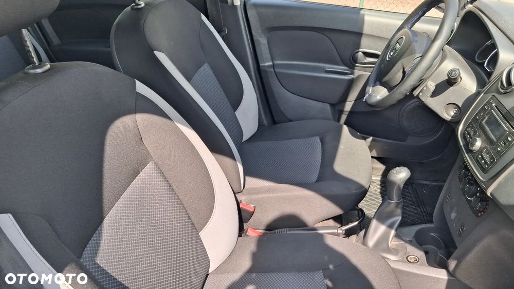 Dacia Logan 1.2 16V Laureate - 9