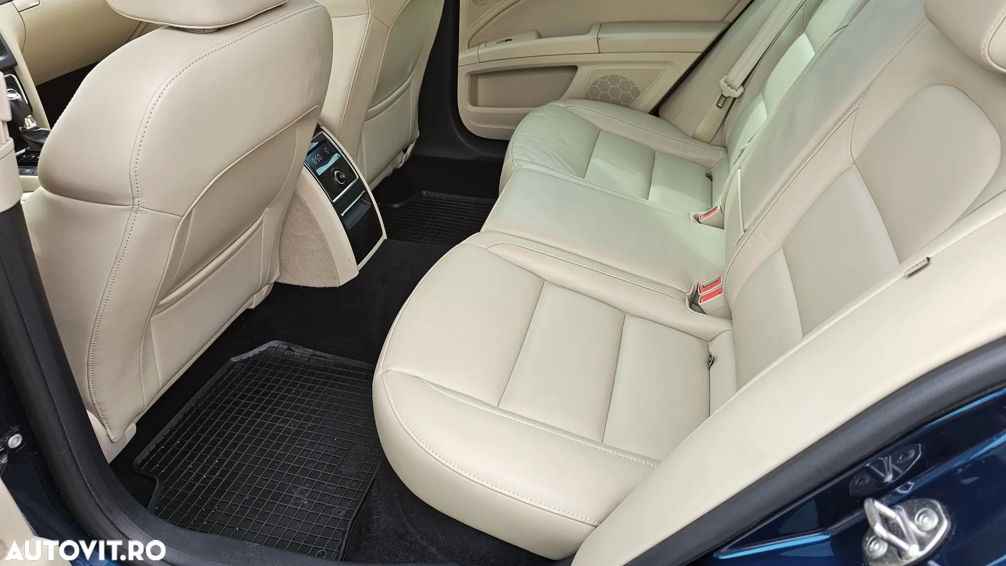 Skoda Superb Combi 2.0 TDI Elegance - 19