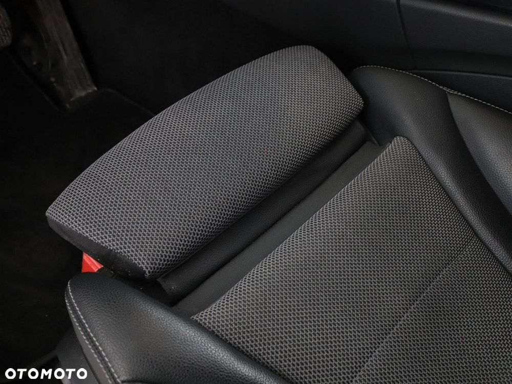 Mercedes-Benz Klasa C 200 9G-TRONIC Avantgarde - 41