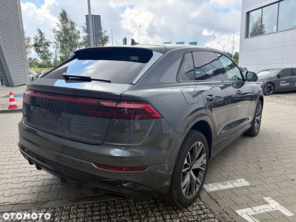 Audi Q8 - 8