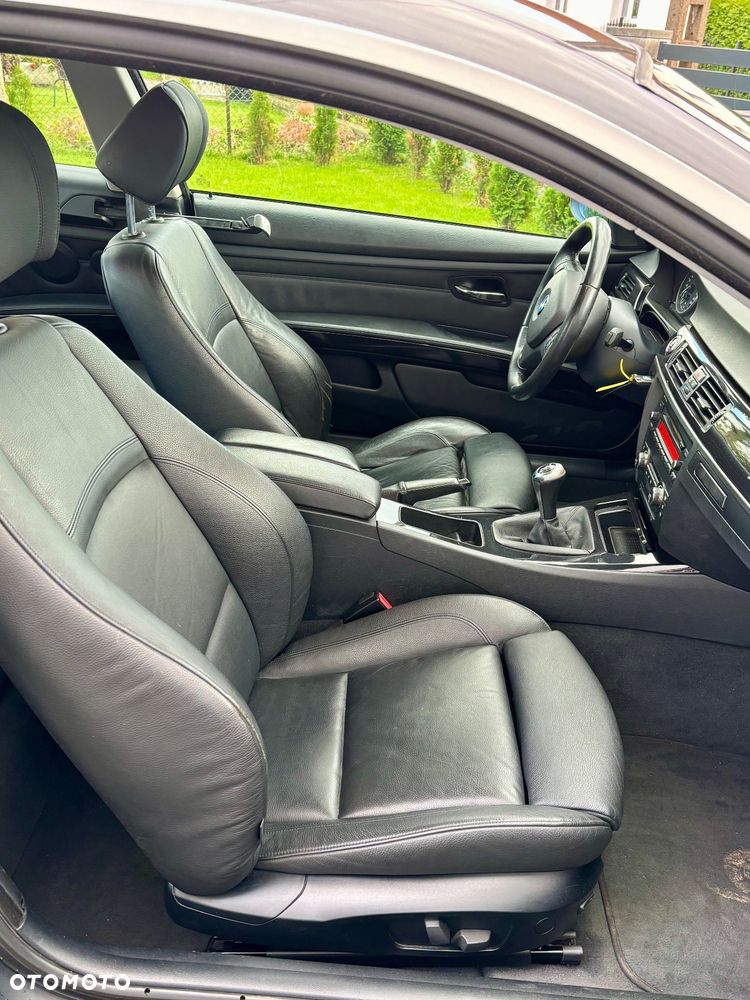 BMW Seria 3 335i Coupe - 6