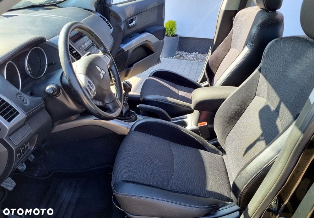 Mitsubishi Outlander - 20