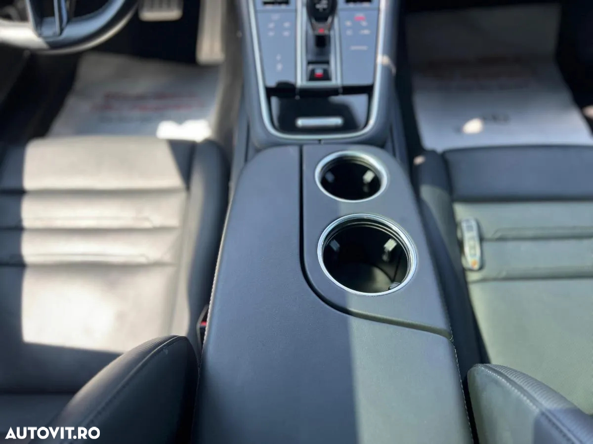 Porsche Panamera - 33