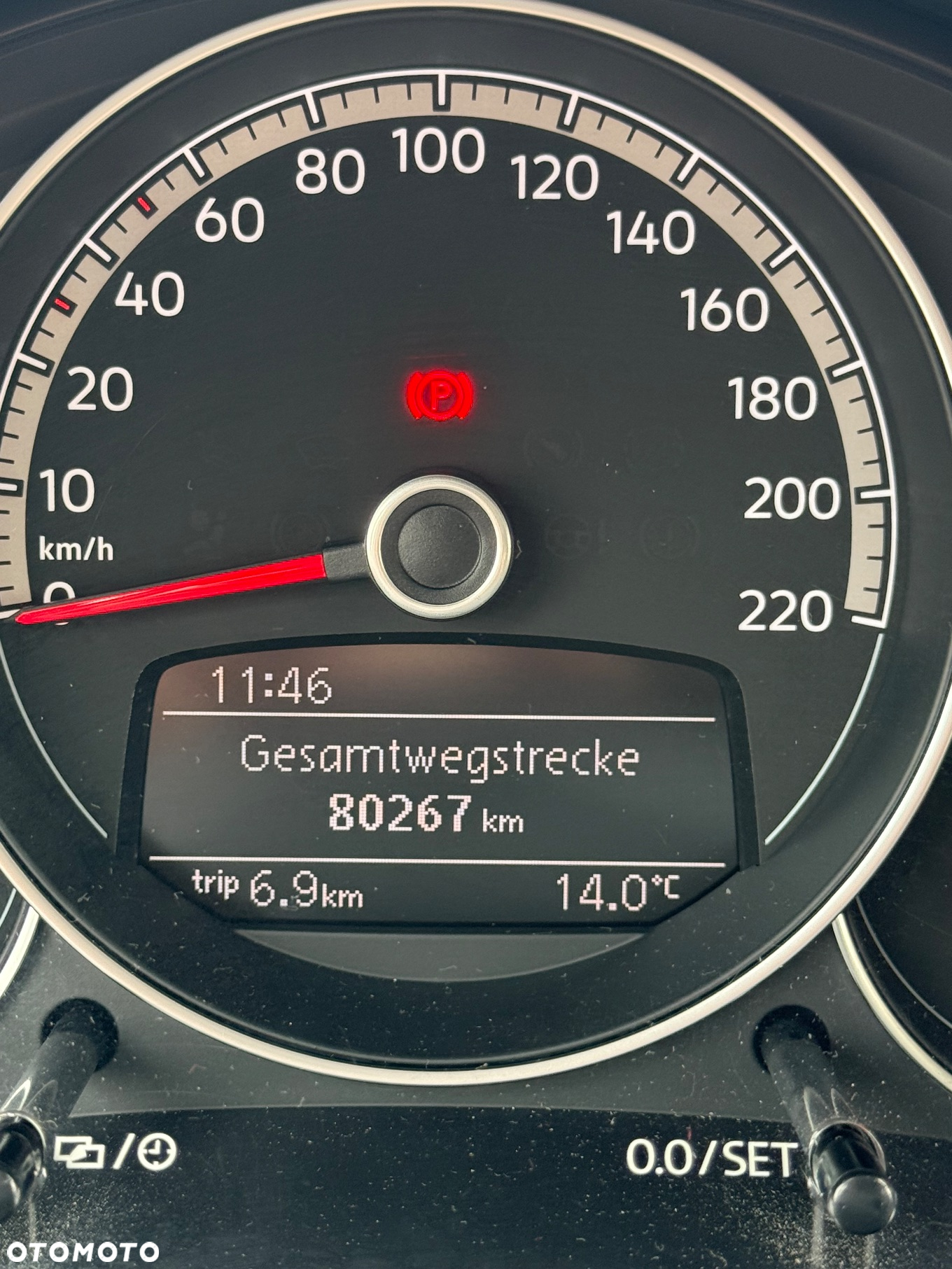Volkswagen up! colour fortana red - 17