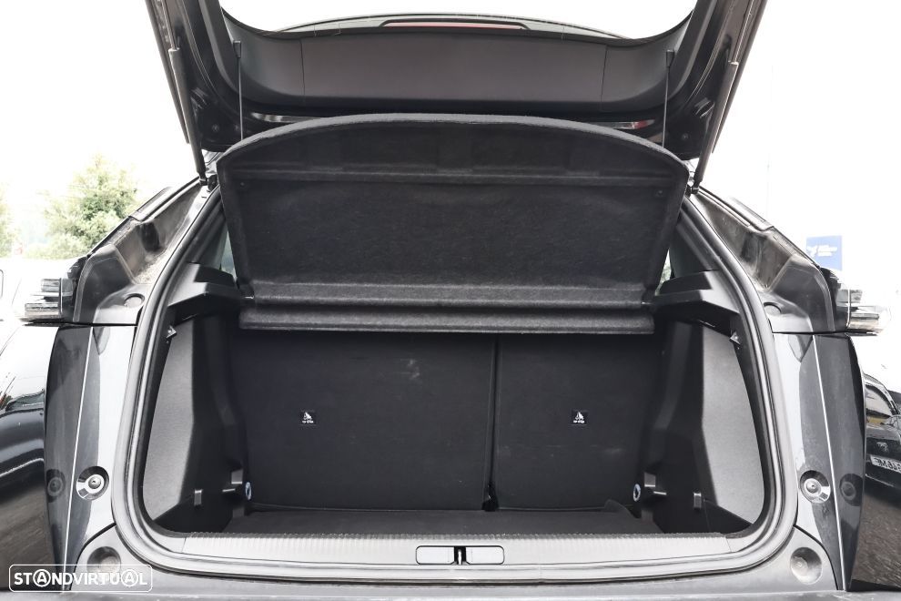 Peugeot 2008 1.2 Hybrid Allure e-DCS6 - 17