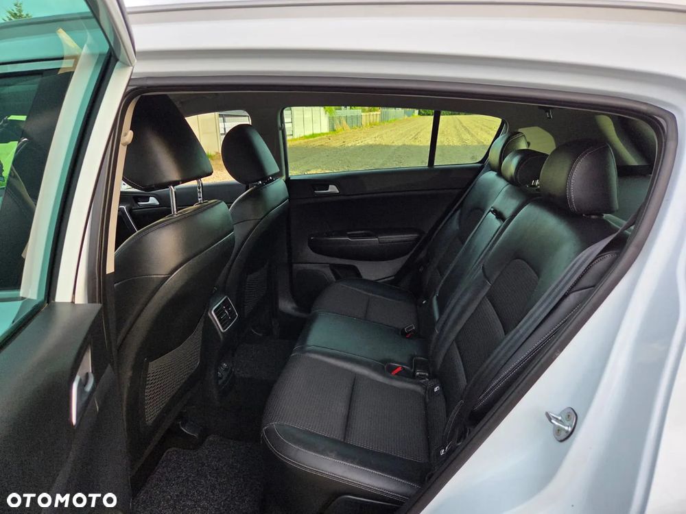 Kia Sportage 2,0 CRDI 2WD ISG Spirit - 16